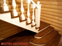 Фото деревянной лестницы в частный дом. Рублёвка!