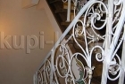 Кованное ограждение по лестнице покрашенное в белый цвет + серебрянкой