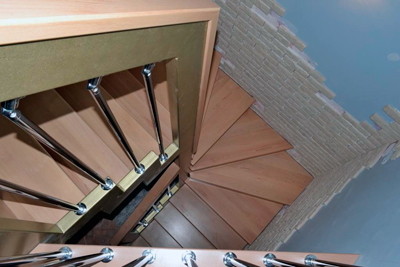 Комбинированная лестница в доме 